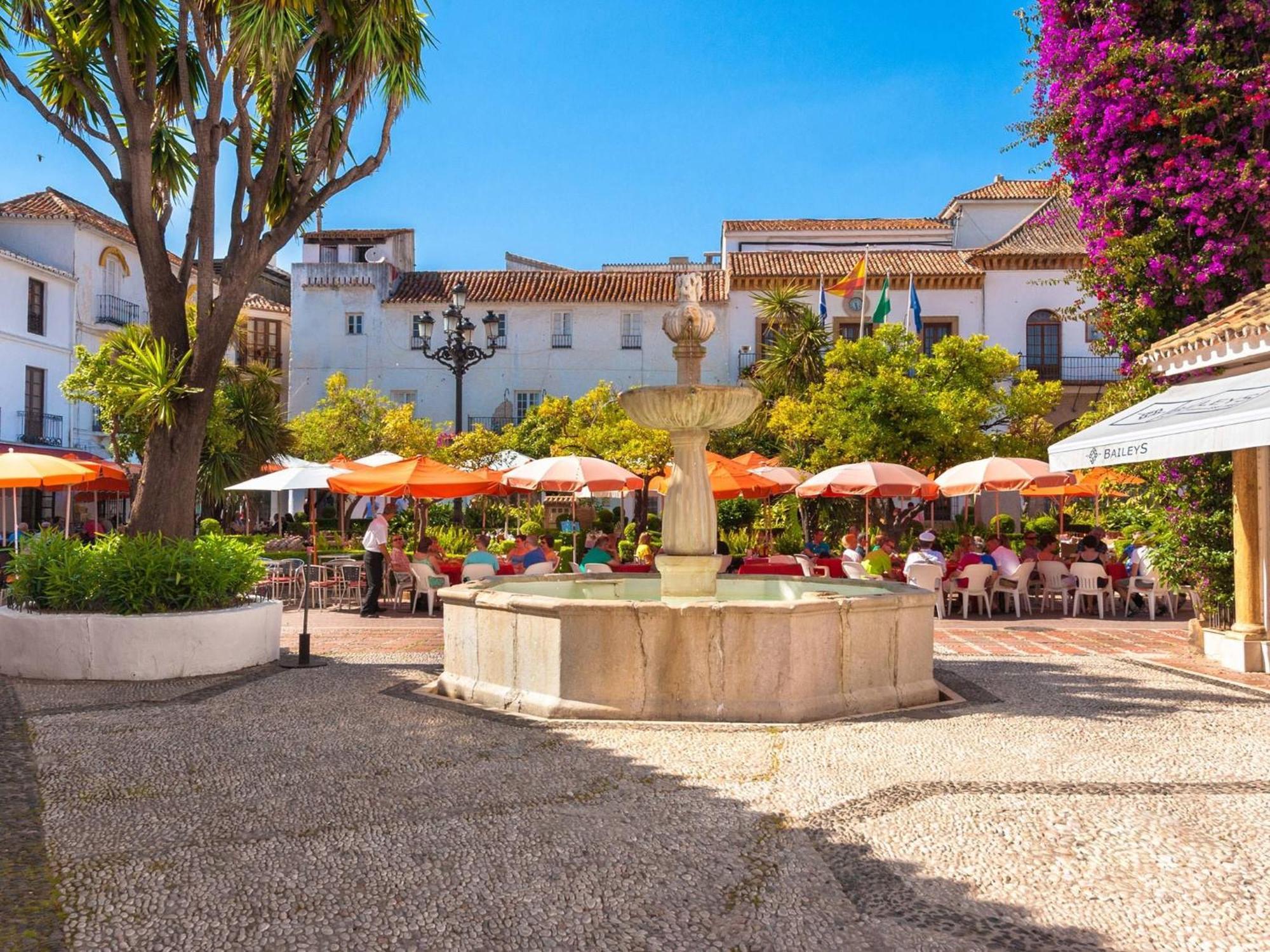 Апартаменты Seafront In Marbella With Pool And Garage Экстерьер фото